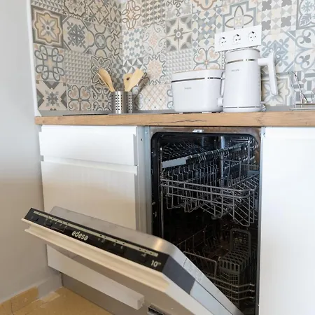 Shine Wave Orlando Апартаменти Адехе